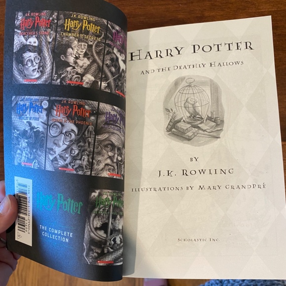 Harry Potter & The Deathly Hallows 20th Anniversary Edition by JK Rowling - Picture 5 of 7